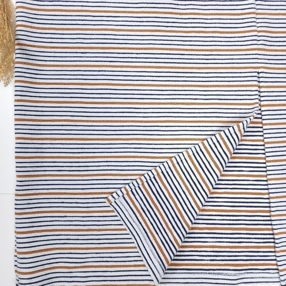 New Loft White Blue Tan Front Offset Slit Skirt Sz Medium - Picture 13 of 13